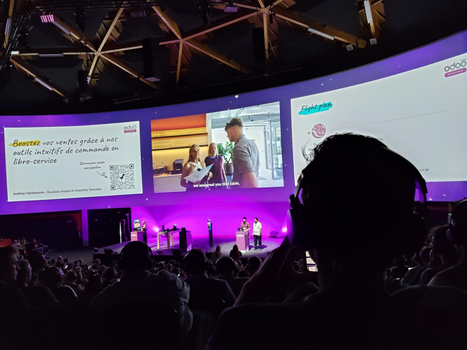 Odoo Experienceのメインステージでのセッション